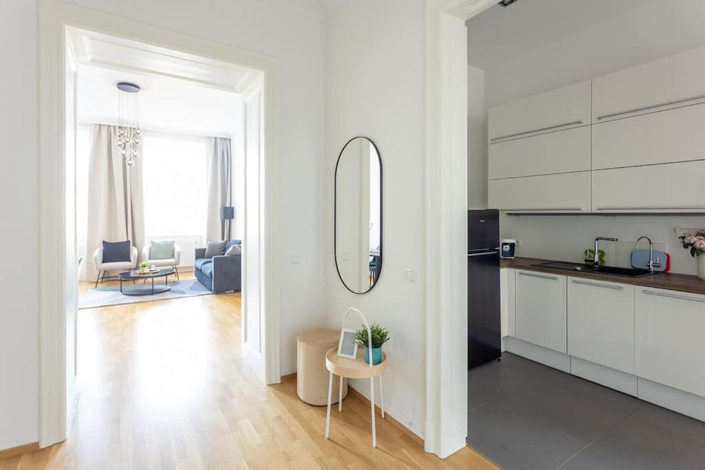 Franz 24 - Typical Viennese Apartment In The Heart Of Wien Ngoại thất bức ảnh